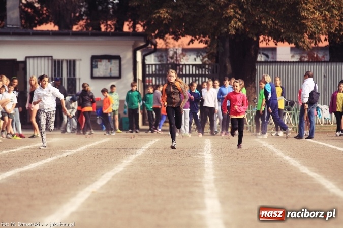 Zdjęcie w galerii na portalu naszraciborz.pl: Sport szkolny. Lekkoatletyczna Olimpiada na stadionie PWSZ wiadomości z regionu
