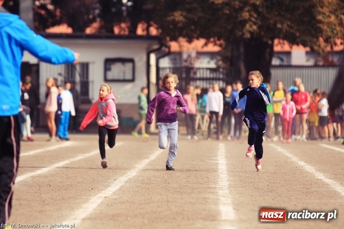 Zdjęcie w galerii na portalu naszraciborz.pl: Sport szkolny. Lekkoatletyczna Olimpiada na stadionie PWSZ wiadomości z regionu