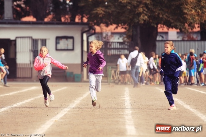 Zdjęcie w galerii na portalu naszraciborz.pl: Sport szkolny. Lekkoatletyczna Olimpiada na stadionie PWSZ wiadomości z regionu