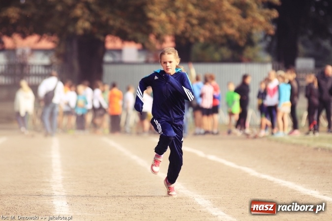 Zdjęcie w galerii na portalu naszraciborz.pl: Sport szkolny. Lekkoatletyczna Olimpiada na stadionie PWSZ wiadomości z regionu