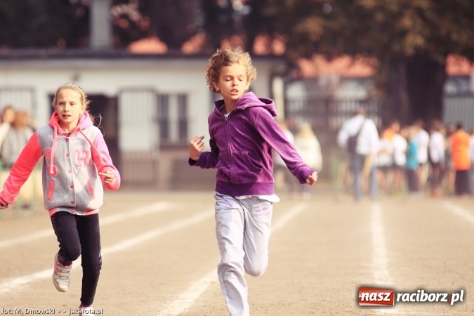 Zdjęcie w galerii na portalu naszraciborz.pl: Sport szkolny. Lekkoatletyczna Olimpiada na stadionie PWSZ wiadomości z regionu