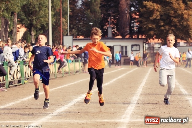 Zdjęcie w galerii na portalu naszraciborz.pl: Sport szkolny. Lekkoatletyczna Olimpiada na stadionie PWSZ wiadomości z regionu