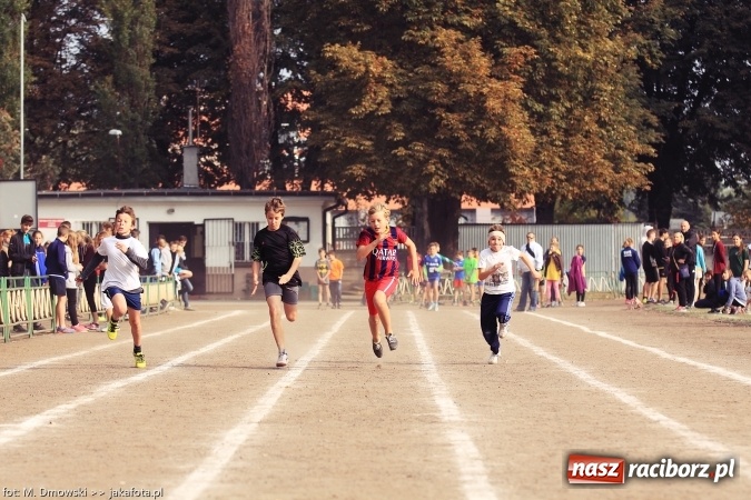 Zdjęcie w galerii na portalu naszraciborz.pl: Sport szkolny. Lekkoatletyczna Olimpiada na stadionie PWSZ wiadomości z regionu