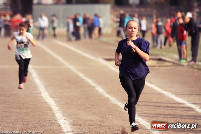 Zdjęcie w galerii na portalu naszraciborz.pl: Sport szkolny. Lekkoatletyczna Olimpiada na stadionie PWSZ wiadomości z regionu