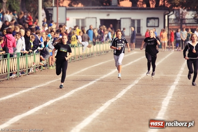 Zdjęcie w galerii na portalu naszraciborz.pl: Sport szkolny. Lekkoatletyczna Olimpiada na stadionie PWSZ wiadomości z regionu