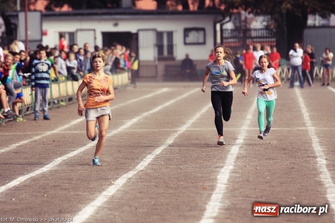 Zdjęcie w galerii na portalu naszraciborz.pl: Sport szkolny. Lekkoatletyczna Olimpiada na stadionie PWSZ wiadomości z regionu