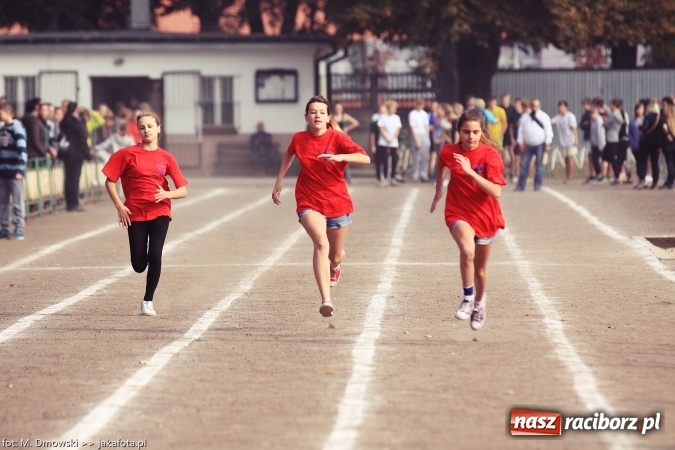 Zdjęcie w galerii na portalu naszraciborz.pl: Sport szkolny. Lekkoatletyczna Olimpiada na stadionie PWSZ wiadomości z regionu