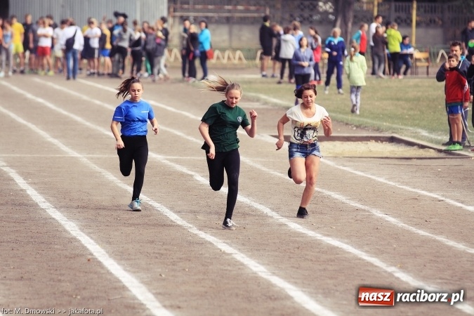 Zdjęcie w galerii na portalu naszraciborz.pl: Sport szkolny. Lekkoatletyczna Olimpiada na stadionie PWSZ wiadomości z regionu
