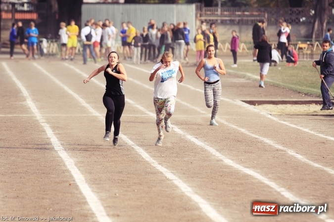Zdjęcie w galerii na portalu naszraciborz.pl: Sport szkolny. Lekkoatletyczna Olimpiada na stadionie PWSZ wiadomości z regionu