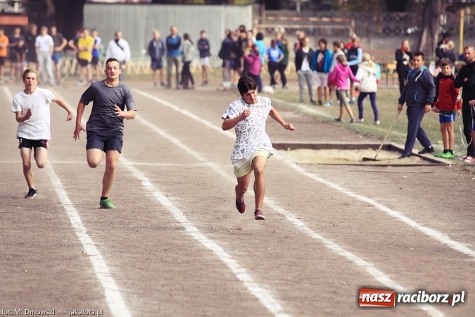 Zdjęcie w galerii na portalu naszraciborz.pl: Sport szkolny. Lekkoatletyczna Olimpiada na stadionie PWSZ wiadomości z regionu