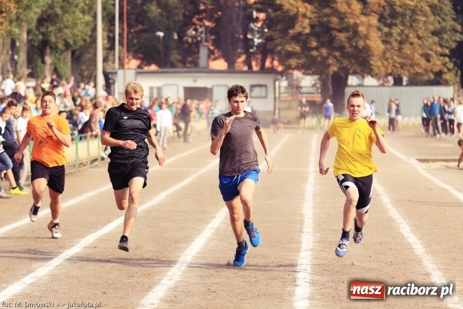 Zdjęcie w galerii na portalu naszraciborz.pl: Sport szkolny. Lekkoatletyczna Olimpiada na stadionie PWSZ wiadomości z regionu