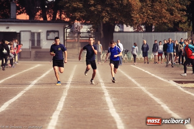 Zdjęcie w galerii na portalu naszraciborz.pl: Sport szkolny. Lekkoatletyczna Olimpiada na stadionie PWSZ wiadomości z regionu
