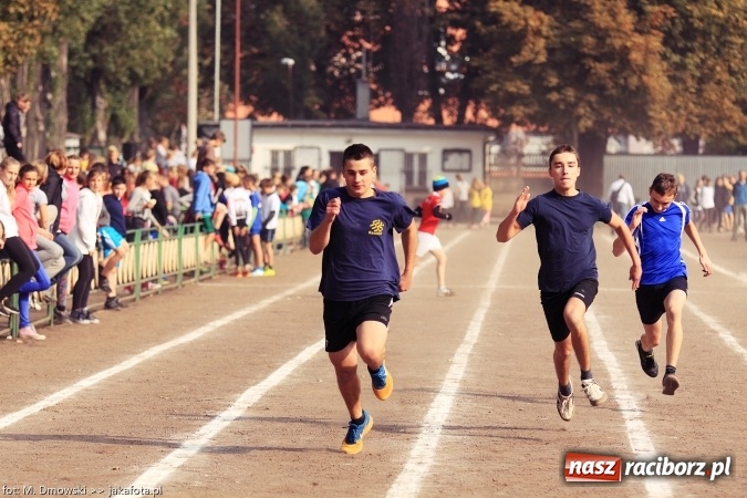 Zdjęcie w galerii na portalu naszraciborz.pl: Sport szkolny. Lekkoatletyczna Olimpiada na stadionie PWSZ wiadomości z regionu