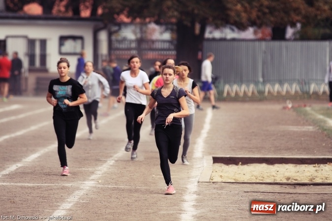 Zdjęcie w galerii na portalu naszraciborz.pl: Sport szkolny. Lekkoatletyczna Olimpiada na stadionie PWSZ wiadomości z regionu