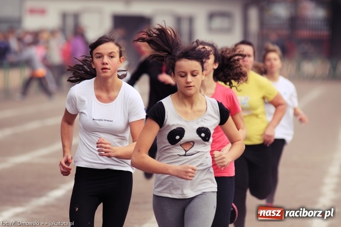 Zdjęcie w galerii na portalu naszraciborz.pl: Sport szkolny. Lekkoatletyczna Olimpiada na stadionie PWSZ wiadomości z regionu