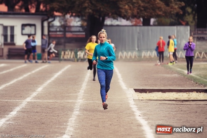 Zdjęcie w galerii na portalu naszraciborz.pl: Sport szkolny. Lekkoatletyczna Olimpiada na stadionie PWSZ wiadomości z regionu