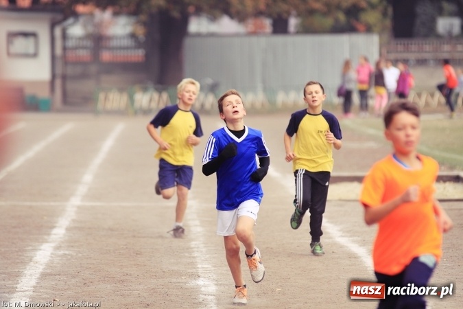 Zdjęcie w galerii na portalu naszraciborz.pl: Sport szkolny. Lekkoatletyczna Olimpiada na stadionie PWSZ wiadomości z regionu