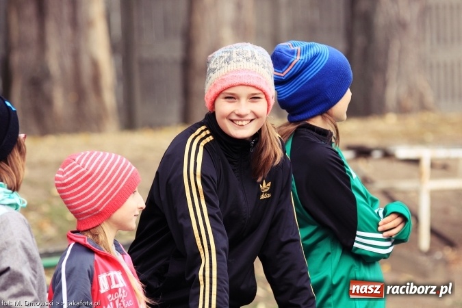 Zdjęcie w galerii na portalu naszraciborz.pl: Sport szkolny. Lekkoatletyczna Olimpiada na stadionie PWSZ wiadomości z regionu