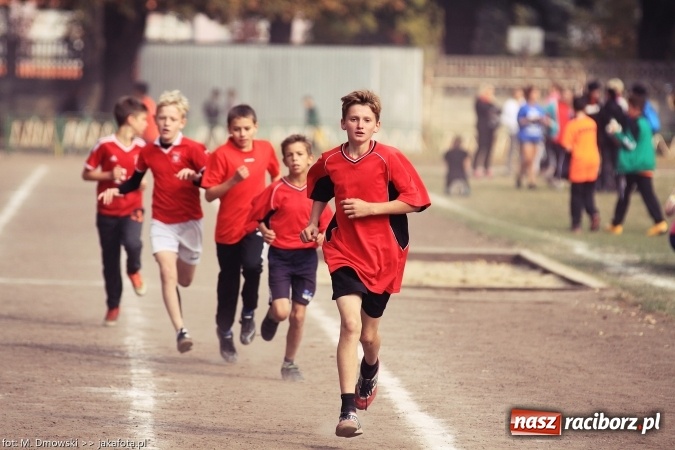 Zdjęcie w galerii na portalu naszraciborz.pl: Sport szkolny. Lekkoatletyczna Olimpiada na stadionie PWSZ wiadomości z regionu