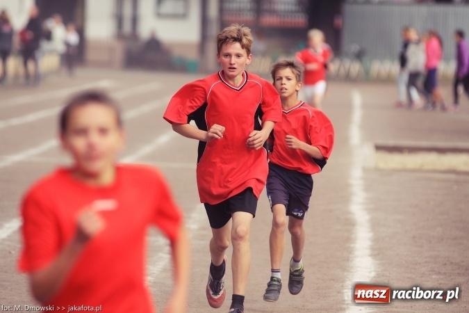 Zdjęcie w galerii na portalu naszraciborz.pl: Sport szkolny. Lekkoatletyczna Olimpiada na stadionie PWSZ wiadomości z regionu
