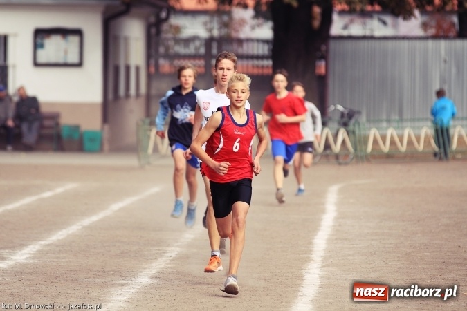 Zdjęcie w galerii na portalu naszraciborz.pl: Sport szkolny. Lekkoatletyczna Olimpiada na stadionie PWSZ wiadomości z regionu