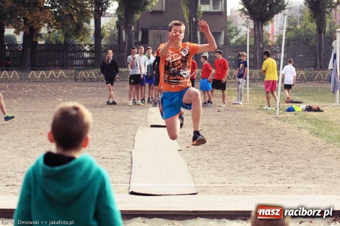 Zdjęcie w galerii na portalu naszraciborz.pl: Sport szkolny. Lekkoatletyczna Olimpiada na stadionie PWSZ wiadomości z regionu