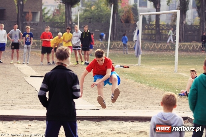 Zdjęcie w galerii na portalu naszraciborz.pl: Sport szkolny. Lekkoatletyczna Olimpiada na stadionie PWSZ wiadomości z regionu
