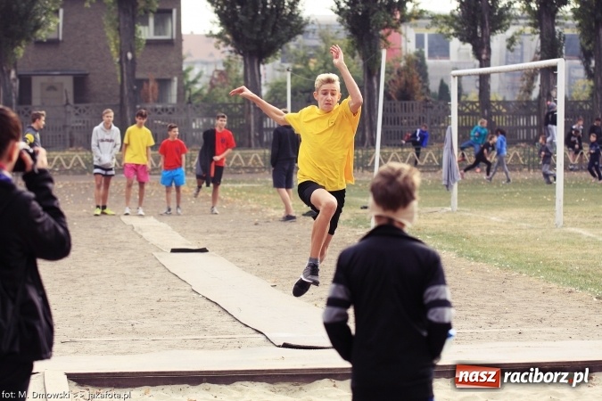 Zdjęcie w galerii na portalu naszraciborz.pl: Sport szkolny. Lekkoatletyczna Olimpiada na stadionie PWSZ wiadomości z regionu