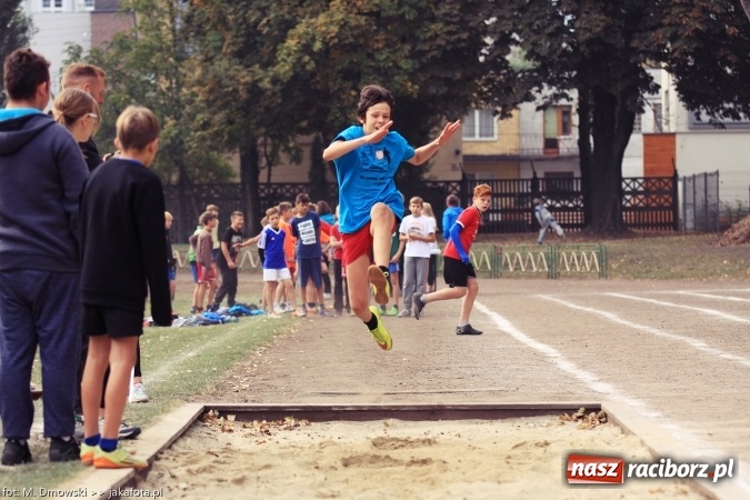 Zdjęcie w galerii na portalu naszraciborz.pl: Sport szkolny. Lekkoatletyczna Olimpiada na stadionie PWSZ wiadomości z regionu