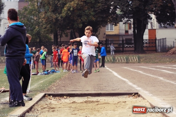 Zdjęcie w galerii na portalu naszraciborz.pl: Sport szkolny. Lekkoatletyczna Olimpiada na stadionie PWSZ wiadomości z regionu