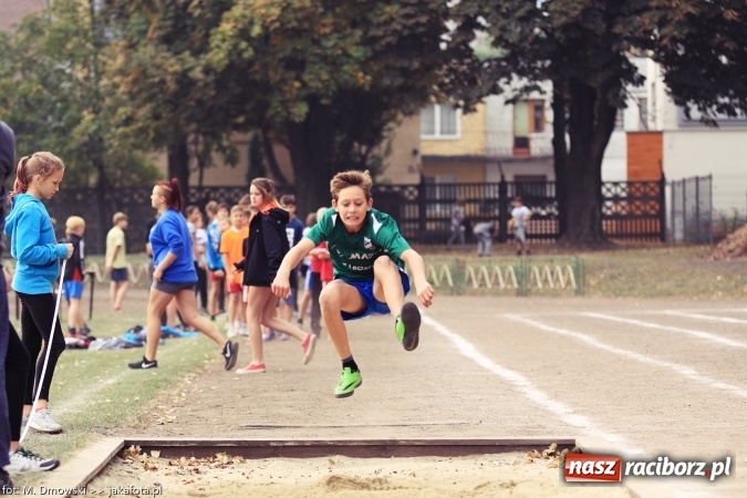 Zdjęcie w galerii na portalu naszraciborz.pl: Sport szkolny. Lekkoatletyczna Olimpiada na stadionie PWSZ wiadomości z regionu