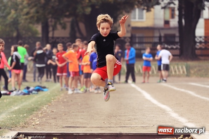 Zdjęcie w galerii na portalu naszraciborz.pl: Sport szkolny. Lekkoatletyczna Olimpiada na stadionie PWSZ wiadomości z regionu