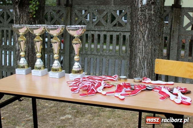 Zdjęcie w galerii na portalu naszraciborz.pl: Sport szkolny. Lekkoatletyczna Olimpiada na stadionie PWSZ wiadomości z regionu