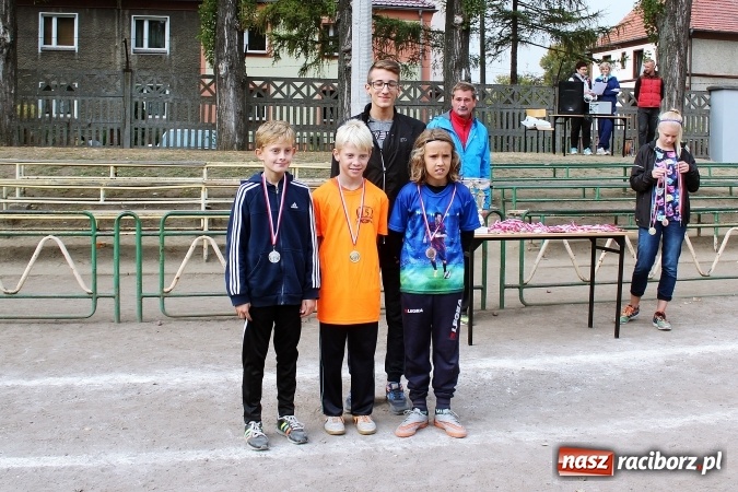 Zdjęcie w galerii na portalu naszraciborz.pl: Sport szkolny. Lekkoatletyczna Olimpiada na stadionie PWSZ wiadomości z regionu