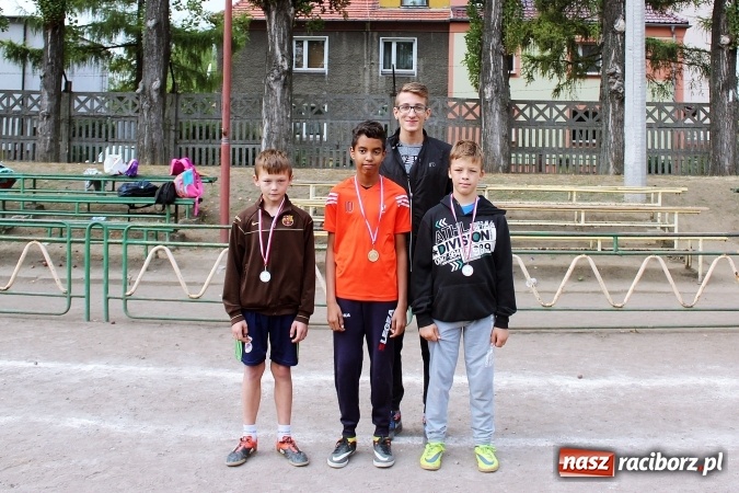 Zdjęcie w galerii na portalu naszraciborz.pl: Sport szkolny. Lekkoatletyczna Olimpiada na stadionie PWSZ wiadomości z regionu