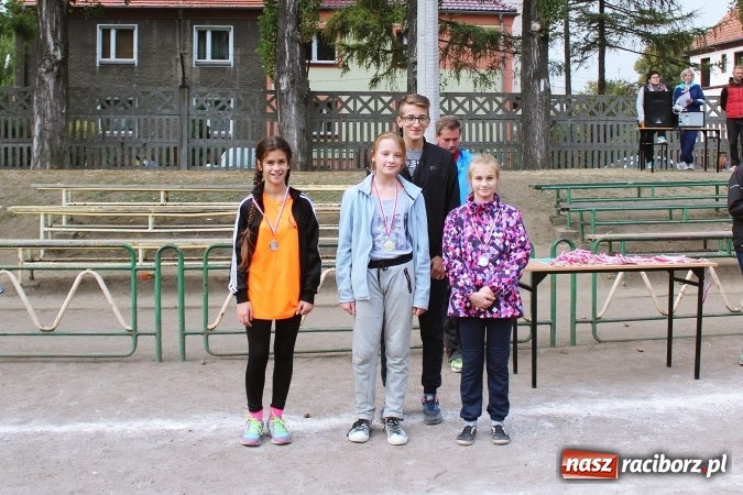 Zdjęcie w galerii na portalu naszraciborz.pl: Sport szkolny. Lekkoatletyczna Olimpiada na stadionie PWSZ wiadomości z regionu