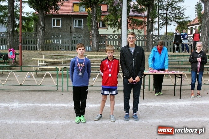 Zdjęcie w galerii na portalu naszraciborz.pl: Sport szkolny. Lekkoatletyczna Olimpiada na stadionie PWSZ wiadomości z regionu