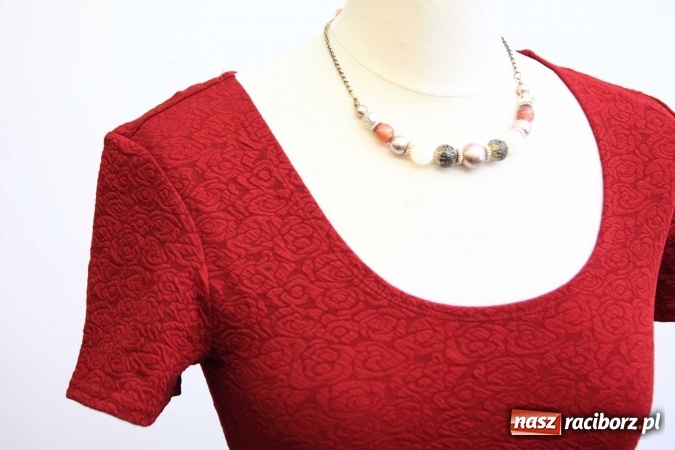 Zdjęcie w galerii na portalu naszraciborz.pl: ROBAN - najlepsze kreacje na półmetek i studniówkę a do tego biżuteria. Zobacz galerię wiadomości z regionu