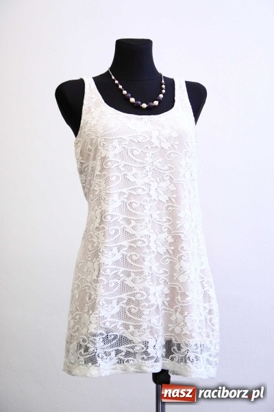 Zdjęcie w galerii na portalu naszraciborz.pl: ROBAN - najlepsze kreacje na półmetek i studniówkę a do tego biżuteria. Zobacz galerię wiadomości z regionu