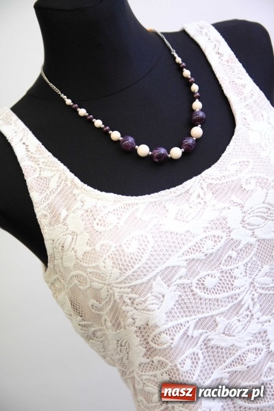 Zdjęcie w galerii na portalu naszraciborz.pl: ROBAN - najlepsze kreacje na półmetek i studniówkę a do tego biżuteria. Zobacz galerię wiadomości z regionu