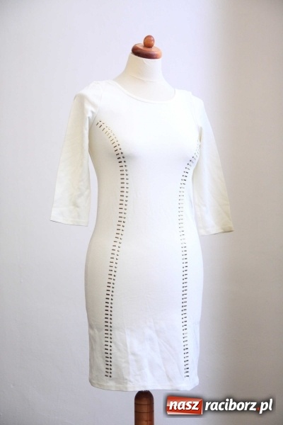 Zdjęcie w galerii na portalu naszraciborz.pl: ROBAN - najlepsze kreacje na półmetek i studniówkę a do tego biżuteria. Zobacz galerię wiadomości z regionu