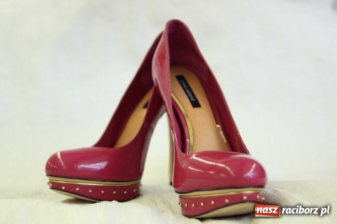 Zdjęcie w galerii na portalu naszraciborz.pl: ROBAN - najlepsze kreacje na półmetek i studniówkę a do tego biżuteria. Zobacz galerię wiadomości z regionu