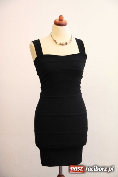 Zdjęcie w galerii na portalu naszraciborz.pl: ROBAN - najlepsze kreacje na półmetek i studniówkę a do tego biżuteria. Zobacz galerię wiadomości z regionu