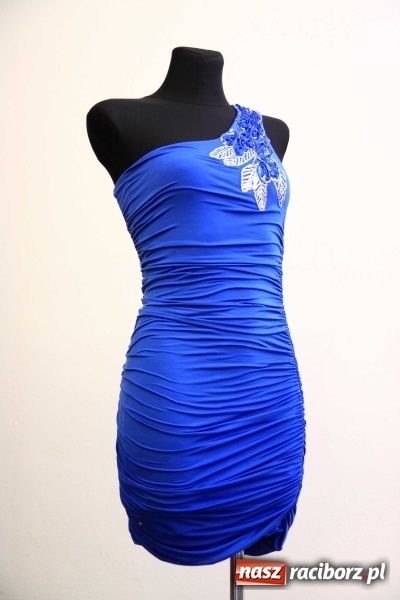 Zdjęcie w galerii na portalu naszraciborz.pl: ROBAN - najlepsze kreacje na półmetek i studniówkę a do tego biżuteria. Zobacz galerię wiadomości z regionu