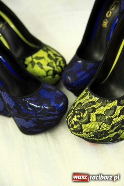 Zdjęcie w galerii na portalu naszraciborz.pl: ROBAN - najlepsze kreacje na półmetek i studniówkę a do tego biżuteria. Zobacz galerię wiadomości z regionu