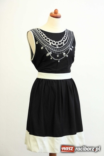 Zdjęcie w galerii na portalu naszraciborz.pl: ROBAN - najlepsze kreacje na półmetek i studniówkę a do tego biżuteria. Zobacz galerię wiadomości z regionu