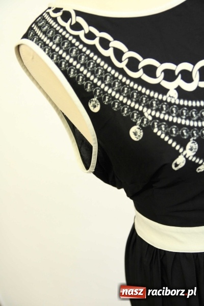 Zdjęcie w galerii na portalu naszraciborz.pl: ROBAN - najlepsze kreacje na półmetek i studniówkę a do tego biżuteria. Zobacz galerię wiadomości z regionu