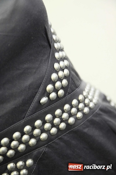 Zdjęcie w galerii na portalu naszraciborz.pl: ROBAN - najlepsze kreacje na półmetek i studniówkę a do tego biżuteria. Zobacz galerię wiadomości z regionu