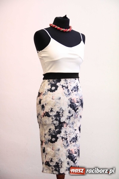 Zdjęcie w galerii na portalu naszraciborz.pl: ROBAN - najlepsze kreacje na półmetek i studniówkę a do tego biżuteria. Zobacz galerię wiadomości z regionu