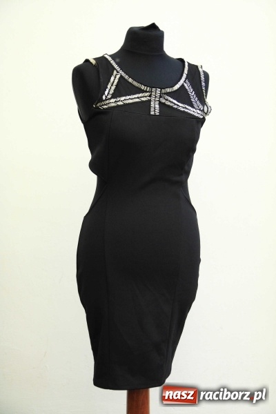 Zdjęcie w galerii na portalu naszraciborz.pl: ROBAN - najlepsze kreacje na półmetek i studniówkę a do tego biżuteria. Zobacz galerię wiadomości z regionu